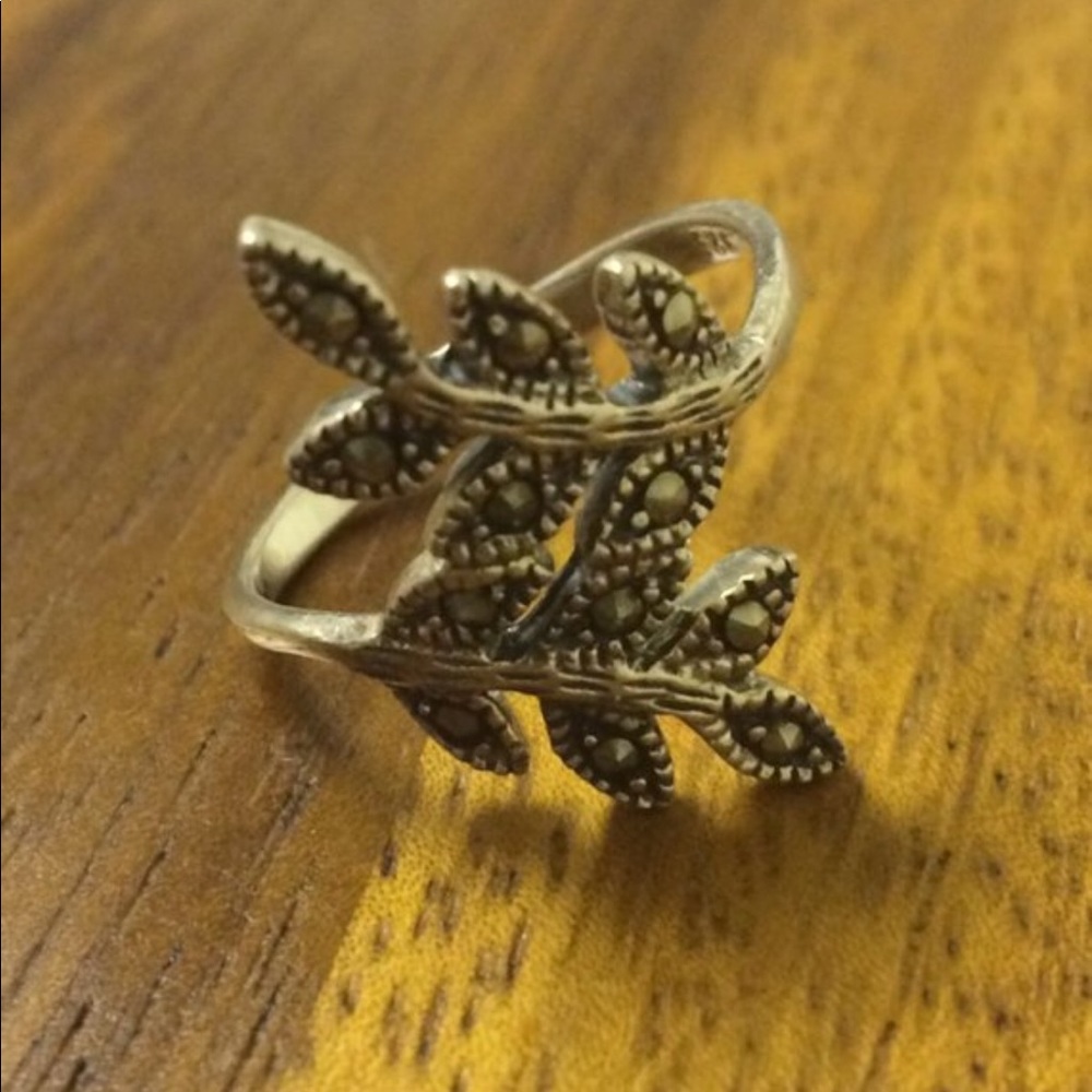 Antique Sterling silver marcasite two leafs ring
